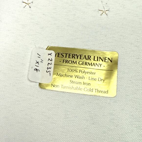 German Embroidered Christmas Flowers Table Runner Mat 11x18 Metallic Gold Thread - Picture 4 of 5